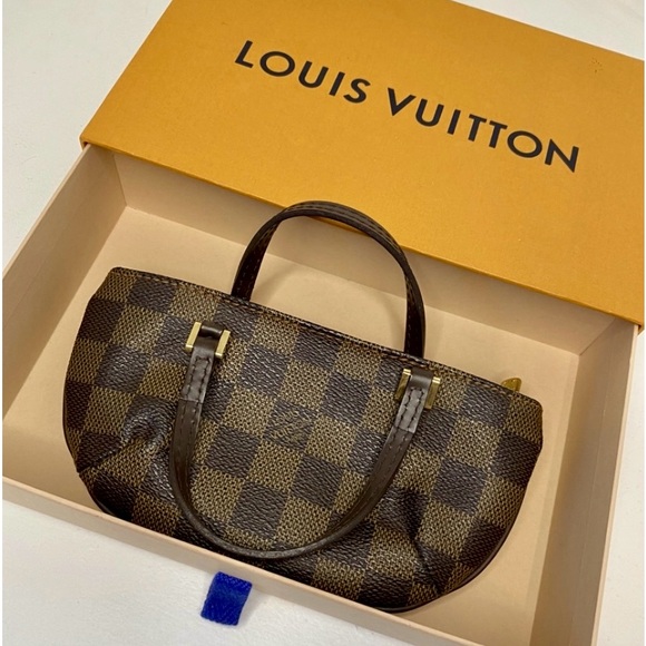 Louis Vuitton Manosque leather handbag accessory pouch in Damier Ebene - Picture 3 of 14